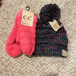 Little kids hat and mittens set